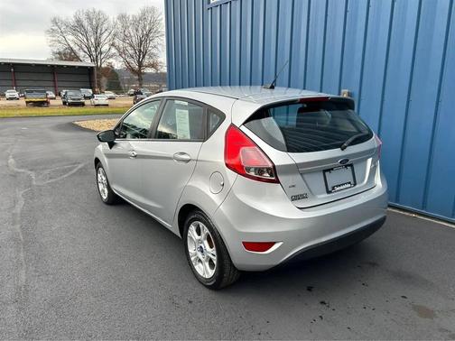Ingot Silver Metallic 2014 Ford Fiesta SE Hatchback