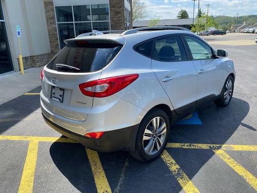 Diamond Silver Metallic 2015 Hyundai TUCSON Limited