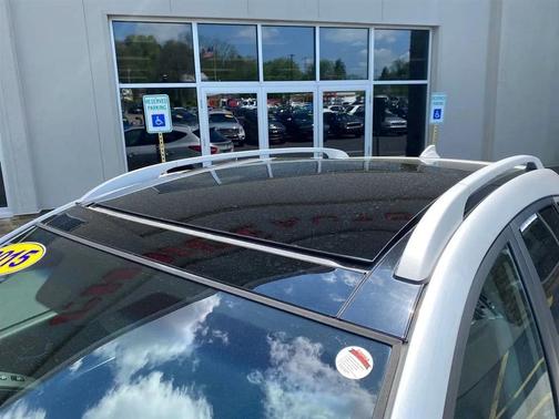 Diamond Silver Metallic 2015 Hyundai TUCSON Limited