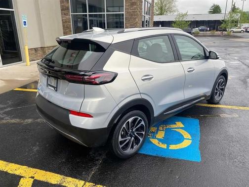 Silver Flare Metallic 2022 Chevrolet Bolt EUV Premier