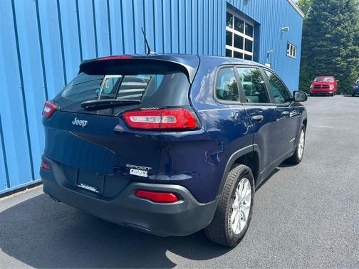 2016 Jeep Cherokee Sport