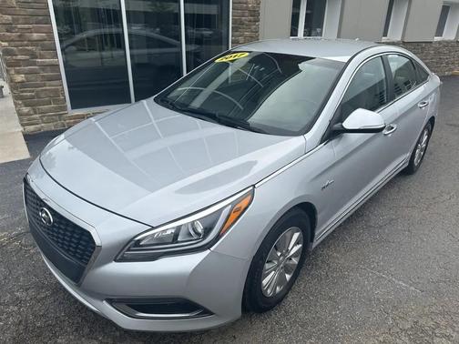 Ion Silver 2017 Hyundai SONATA Hybrid SE