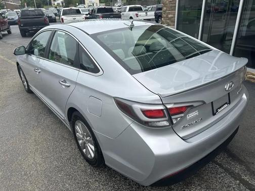 Ion Silver 2017 Hyundai SONATA Hybrid SE