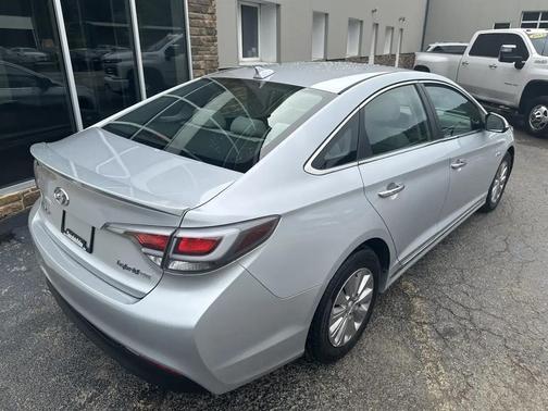 Ion Silver 2017 Hyundai SONATA Hybrid SE