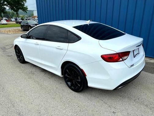2016 Chrysler 200 S