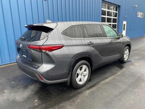 2020 Toyota Highlander LE