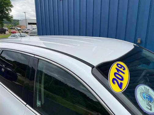Snow White Pearl 2019 Kia Sorento LX
