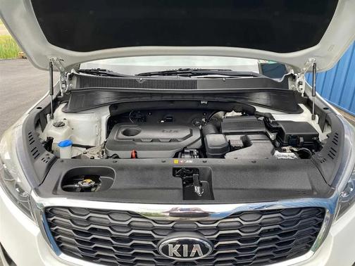 Snow White Pearl 2019 Kia Sorento LX