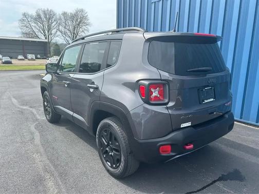 Granite Crystal Metallic Clearcoat 2018 Jeep Renegade Trailhawk