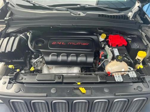 Granite Crystal Metallic Clearcoat 2018 Jeep Renegade Trailhawk