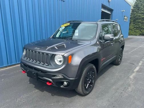 Granite Crystal Metallic Clearcoat 2018 Jeep Renegade Trailhawk