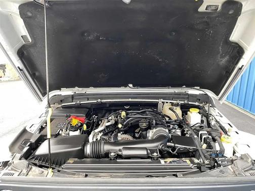 Bright White Clearcoat 2022 Jeep Gladiator Sport S