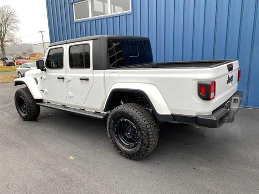 2022 Jeep Gladiator Sport S