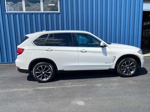 Alpine White 2017 BMW X5 xDrive35i