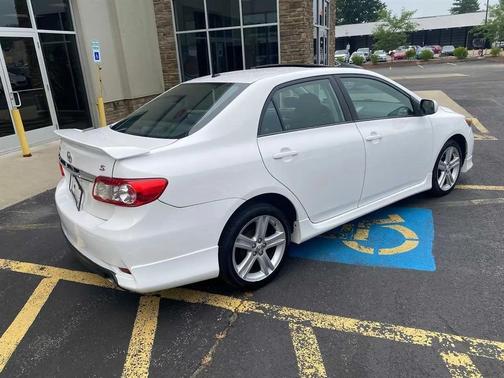 Super White 2013 Toyota Corolla S