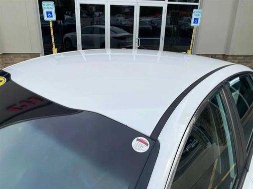 Snow White Pearl 2016 Kia Optima LX