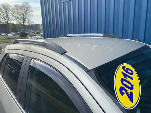 Champagne Silver Metallic 2016 Chevrolet Trax LT