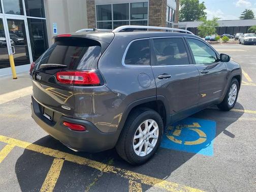 Granite Crystal Metallic Clearcoat 2016 Jeep Cherokee Latitude