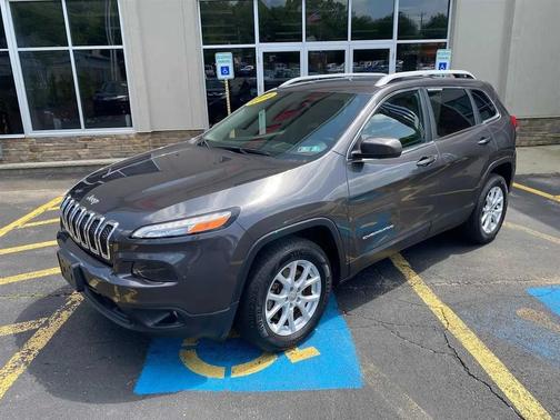 Granite Crystal Metallic Clearcoat 2016 Jeep Cherokee Latitude