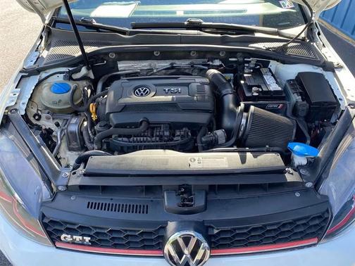 Pure White 2015 Volkswagen Golf GTI S 6M 2-Door