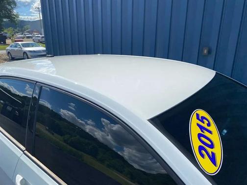 Pure White 2015 Volkswagen Golf GTI S 6M 2-Door