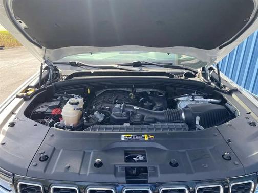 Bright White Clearcoat 2021 Jeep Grand Cherokee Limited