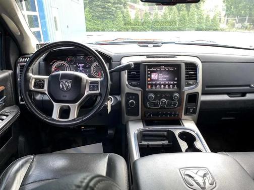 2016 RAM 2500 Laramie Crew Cab SWB 4WD