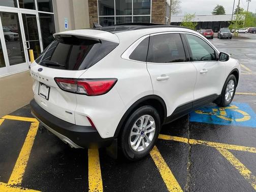 Star White Metallic Tri-Coat 2020 Ford Escape Titanium