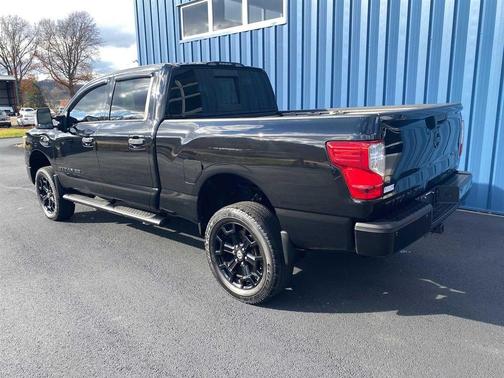 2019 Nissan Titan XD SL