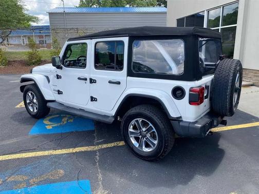 Bright White Clearcoat 2018 Jeep Wrangler Unlimited Sahara
