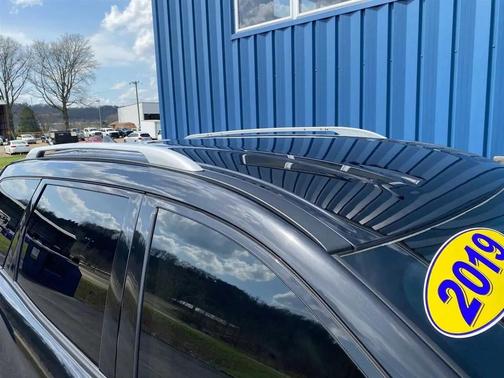 Magnetic Black Pearl 2019 Nissan Pathfinder SL 4WD