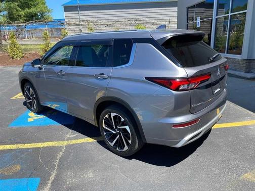 Mercury Gray Metallic 2023 Mitsubishi Outlander SEL