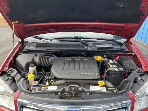 2016 Chrysler Town & Country Touring-L