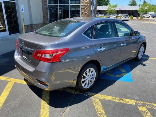 Gun Metallic 2018 Nissan Sentra SV