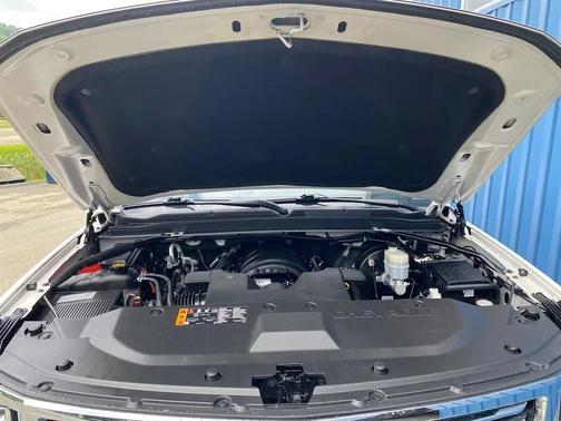 Iridescent Pearl Tricoat 2020 Chevrolet Suburban Premier