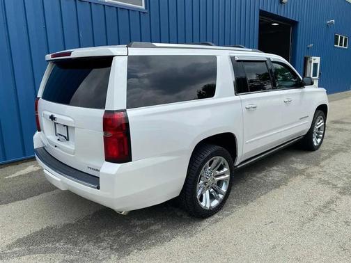Iridescent Pearl Tricoat 2020 Chevrolet Suburban Premier