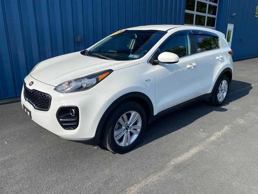 Clear White 2018 Kia Sportage LX