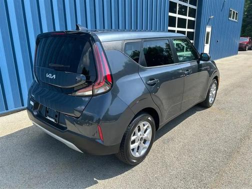 Gravity Gray 2023 Kia Soul LX CVT