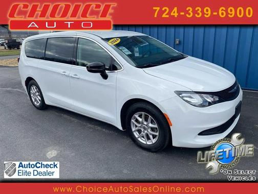 2024 Chrysler Voyager LX