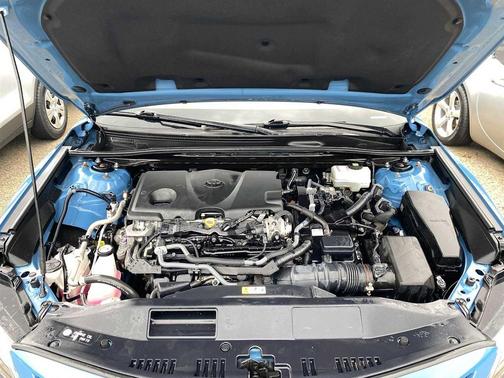 2023 Toyota Camry Hybrid SE