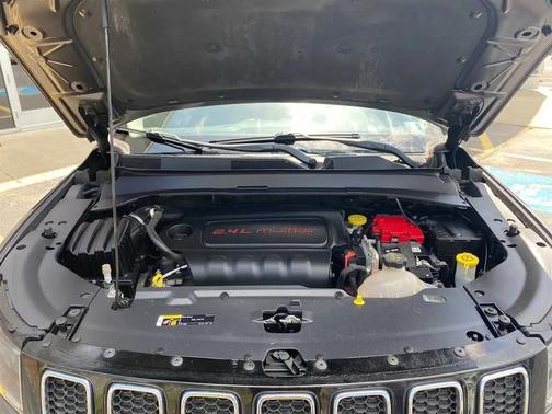 Granite Crystal Metallic Clearcoat 2019 Jeep Compass Latitude