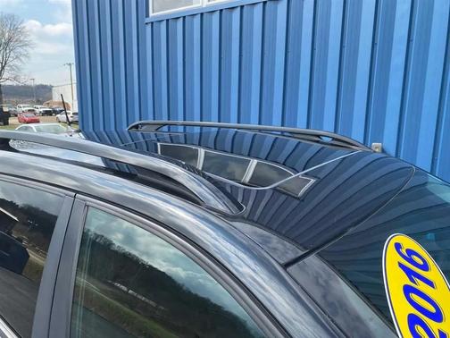 Brilliant Black Crystal Pearlcoat 2016 Jeep Cherokee Latitude