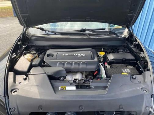 Brilliant Black Crystal Pearlcoat 2016 Jeep Cherokee Latitude