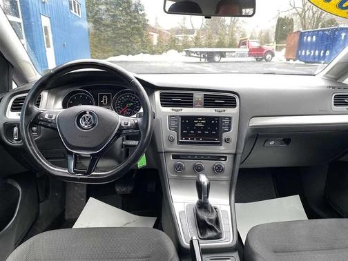 2016 Volkswagen Golf TSI S 4-Door