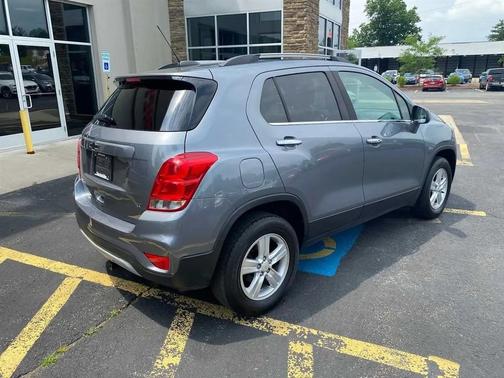 Satin Steel Metallic 2019 Chevrolet Trax LT