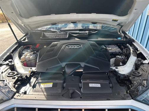 2021 Audi Q7 55 Premium Plus