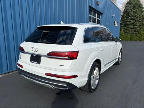 2021 Audi Q7 55 Premium Plus