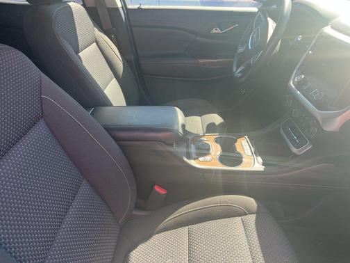 Volcanic Red Tintcoat 2023 GMC Acadia FWD SLE