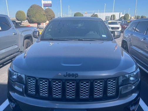 Granite Crystal Metallic Clearcoat 2019 Jeep Grand Cherokee Altitude
