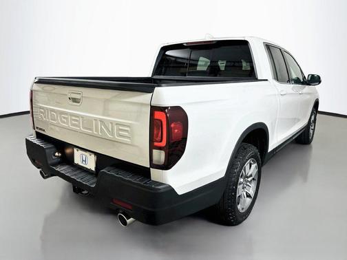 Platinum White Pearl 2026 Honda Ridgeline RTL